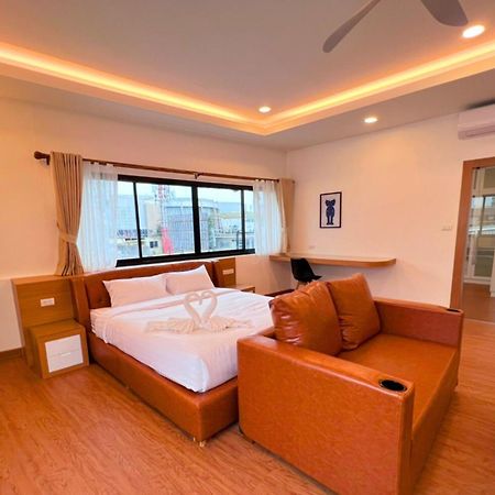 The Lodge Pattaya Exterior photo