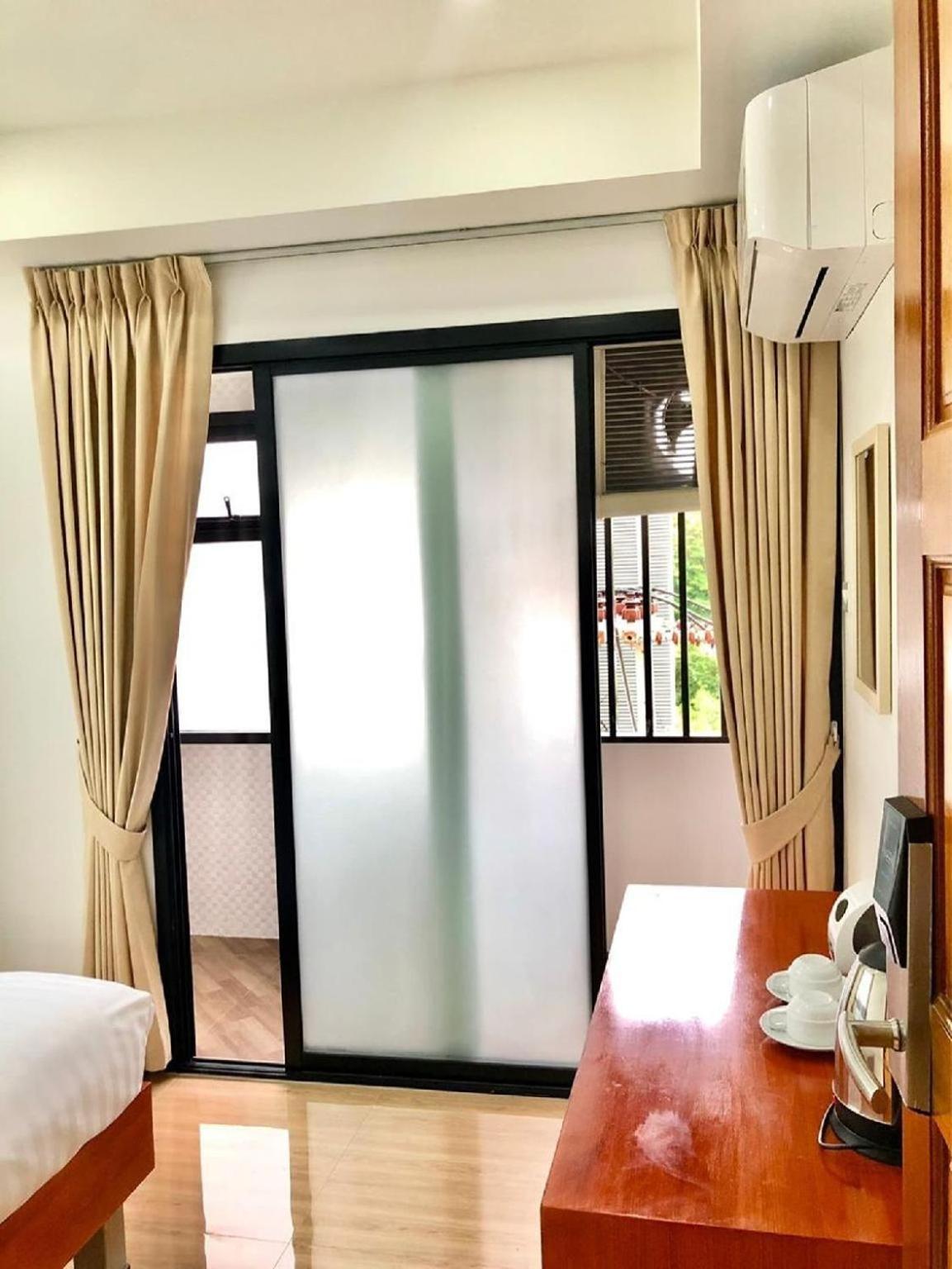 The Lodge Pattaya Exterior photo